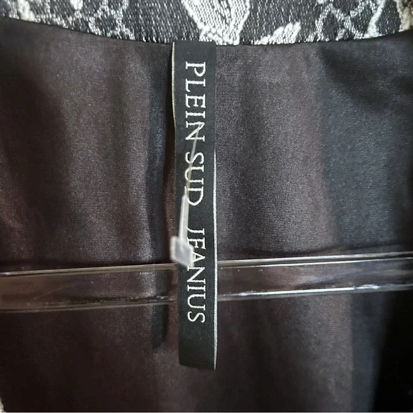 Plein Sud Jeanius Double Button Toggle Floral Lace Blazer - Picture 7 of 11